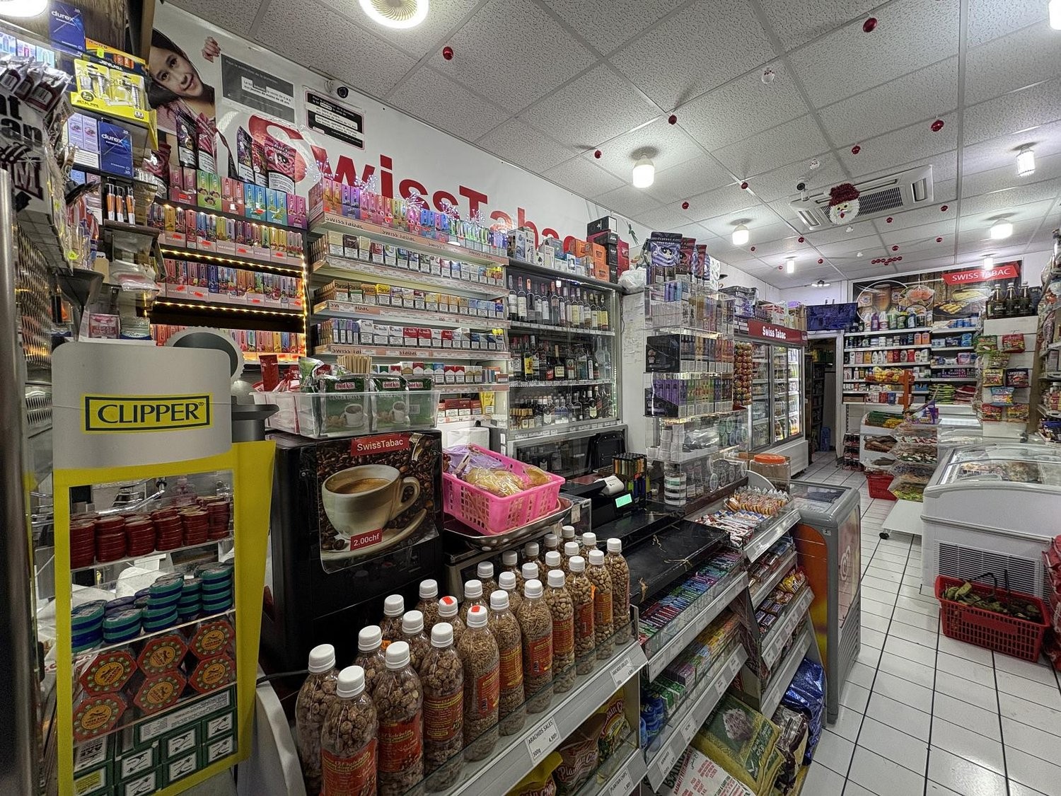 42m² shop, photo 2 of 3