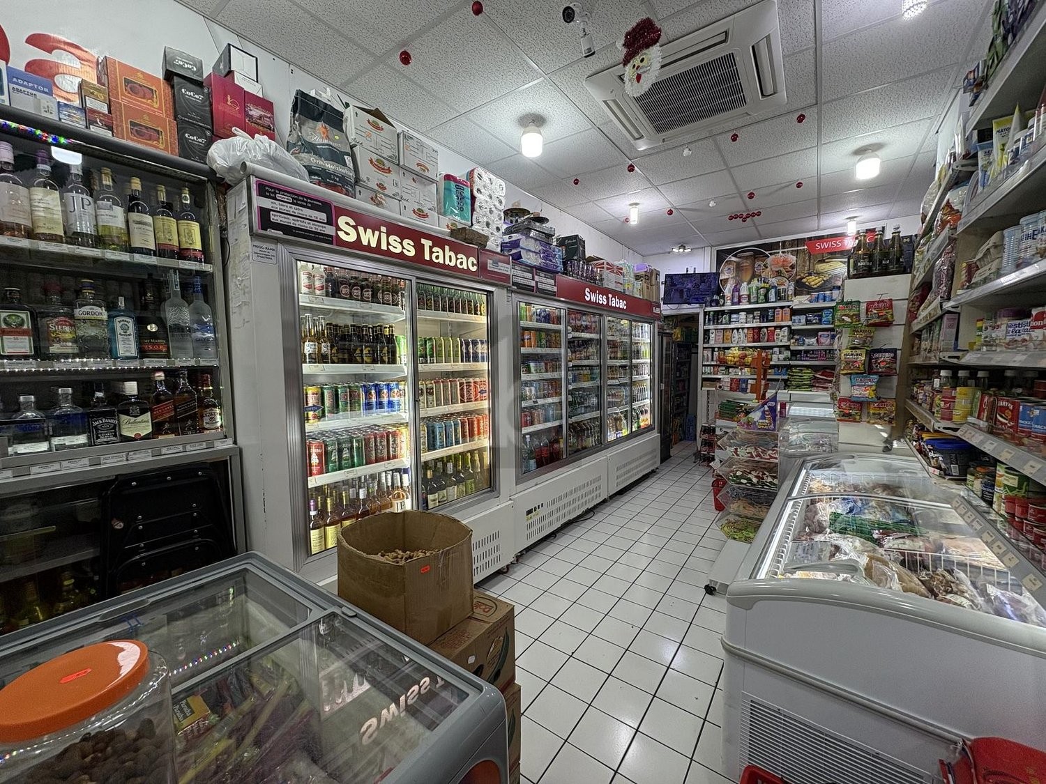 42m² shop, photo 3 of 3