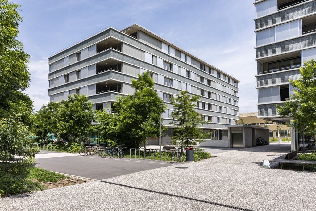 63m² shop, photo 1 of 10