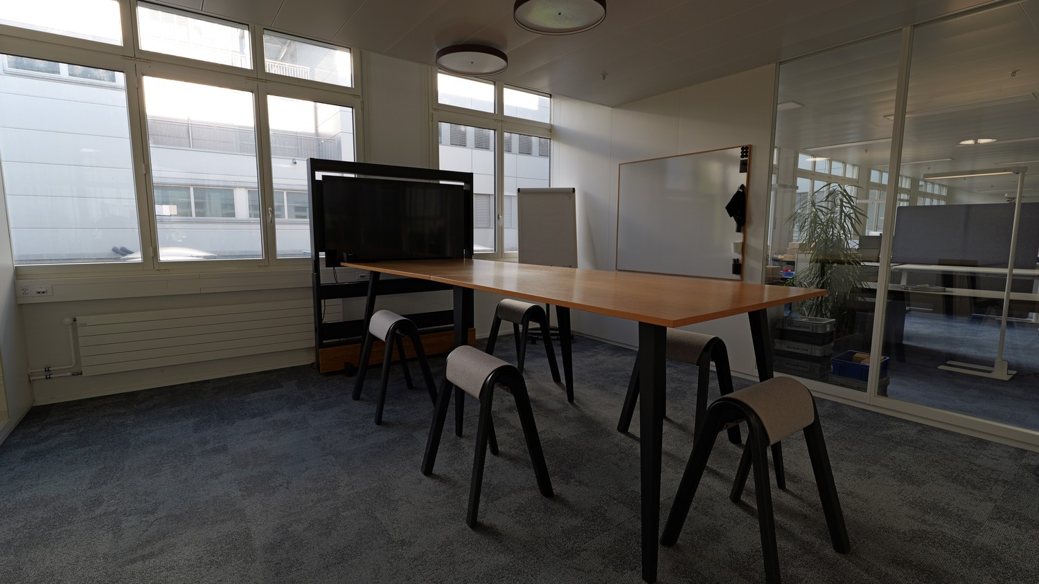 1150m² commercial