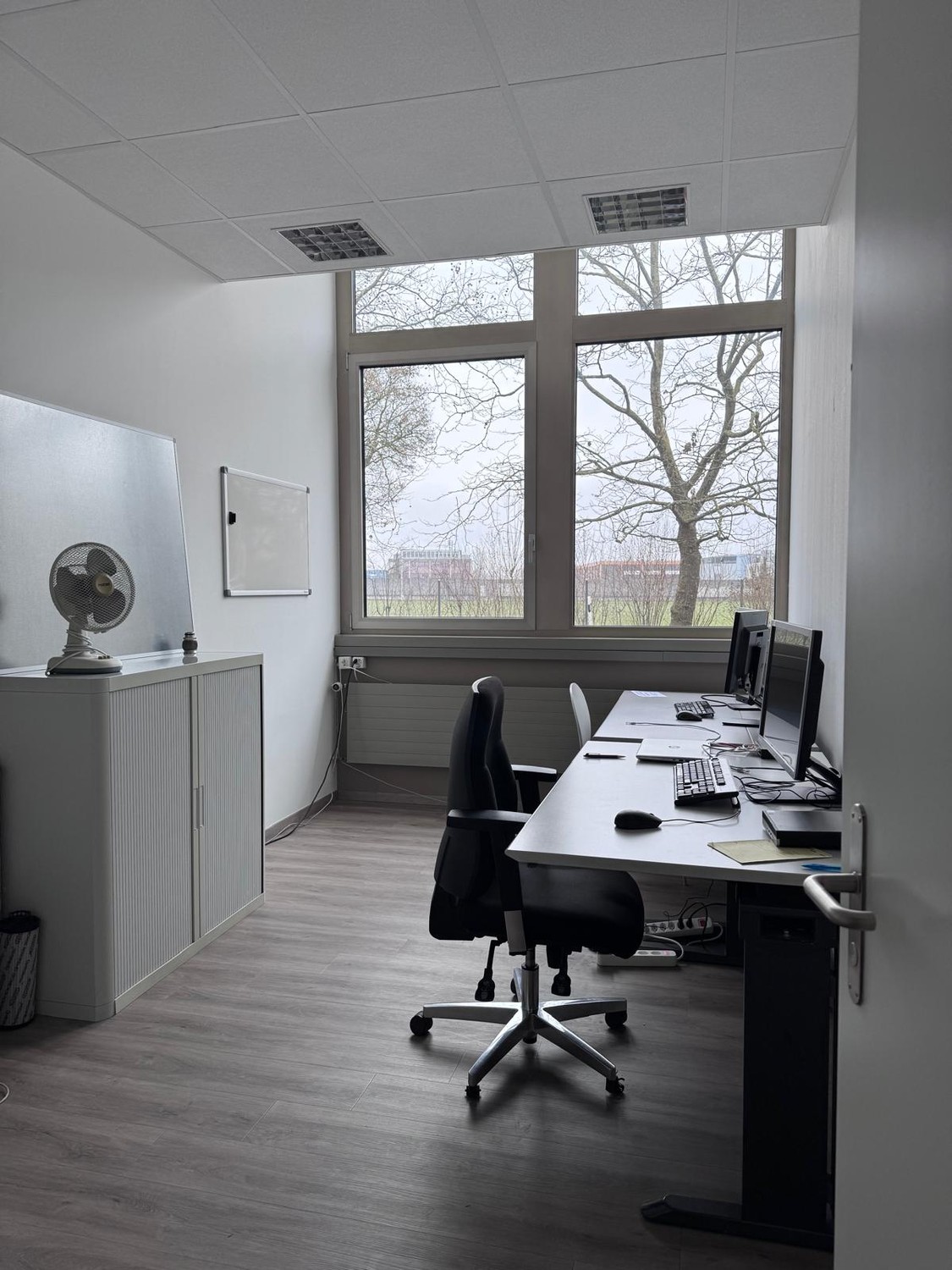 735m² commercial