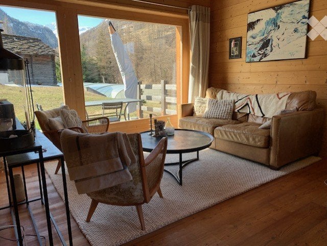 2 rooms single house