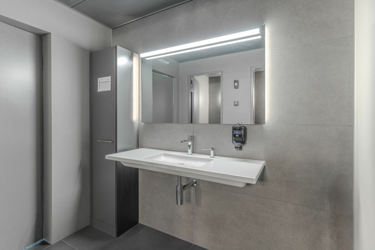 770m² office
