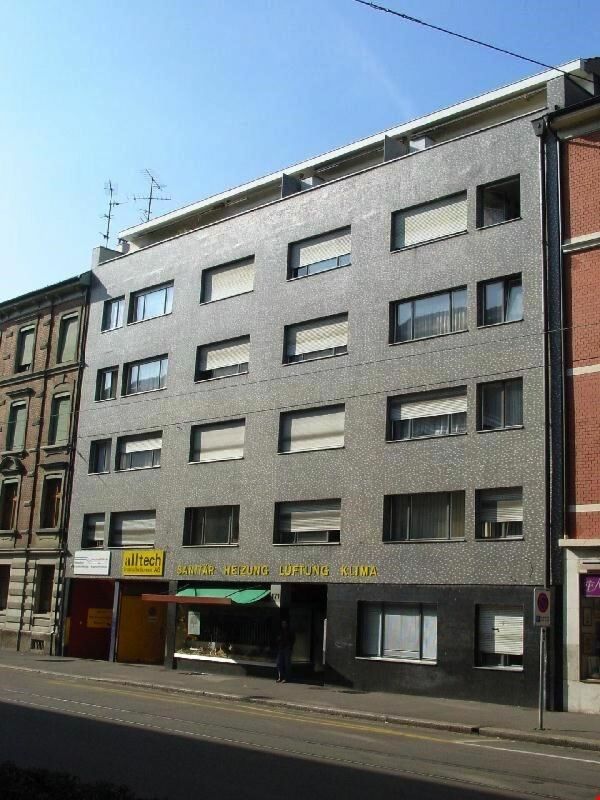 47m² office

Office in the center of Kleinhüningen, in Basel

At Kleinhüningerstrasse 171 in Basel, we are renting a 2-room office (2nd floor).

The office features 2 rooms with laminate flooring as well as a bathroom/WC and a balcony facing the courtyard.

Lift available.

Connections to public tra, photo 2 of 5