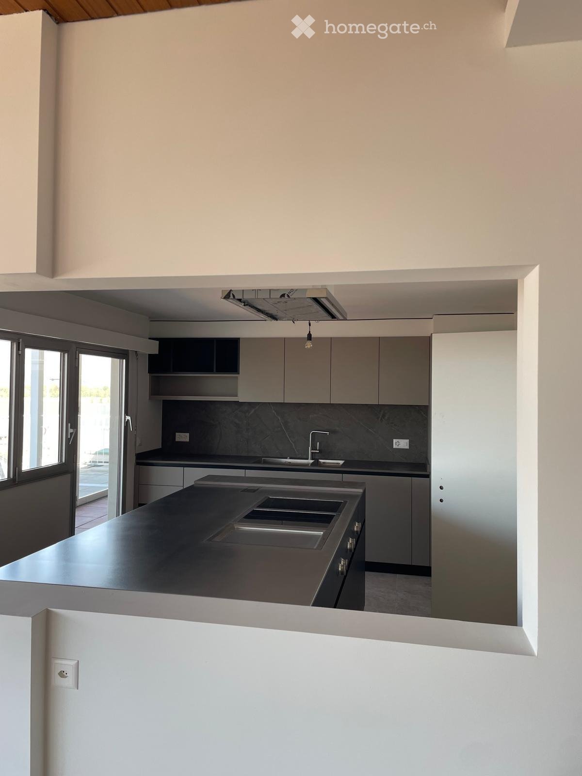 6 rooms apartment, photo 2 of 3