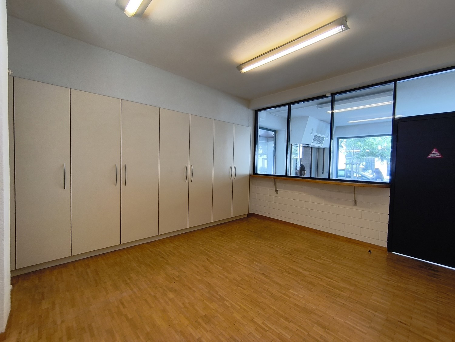 Office, photo 4 of 10