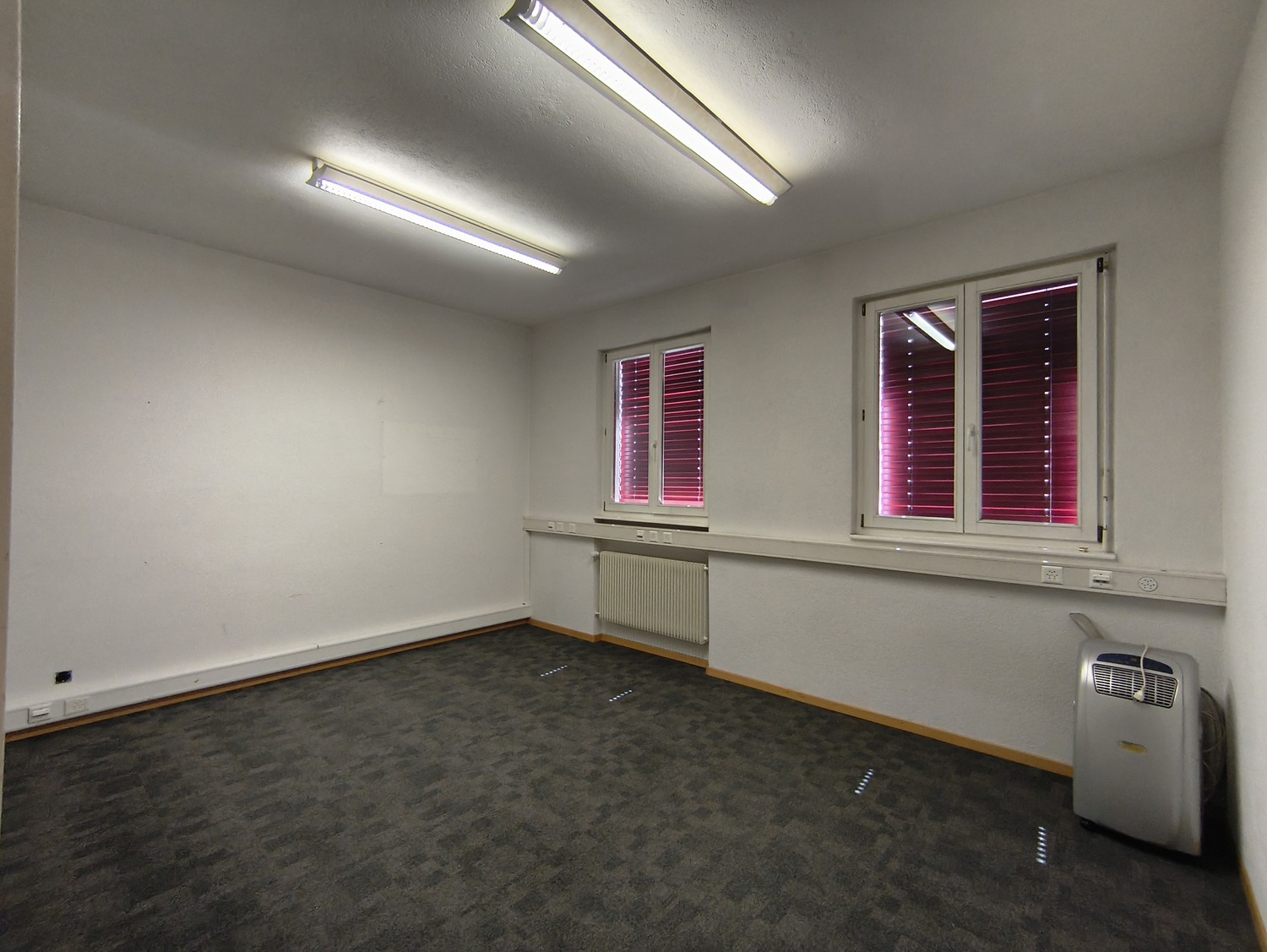 Office, photo 7 of 10
