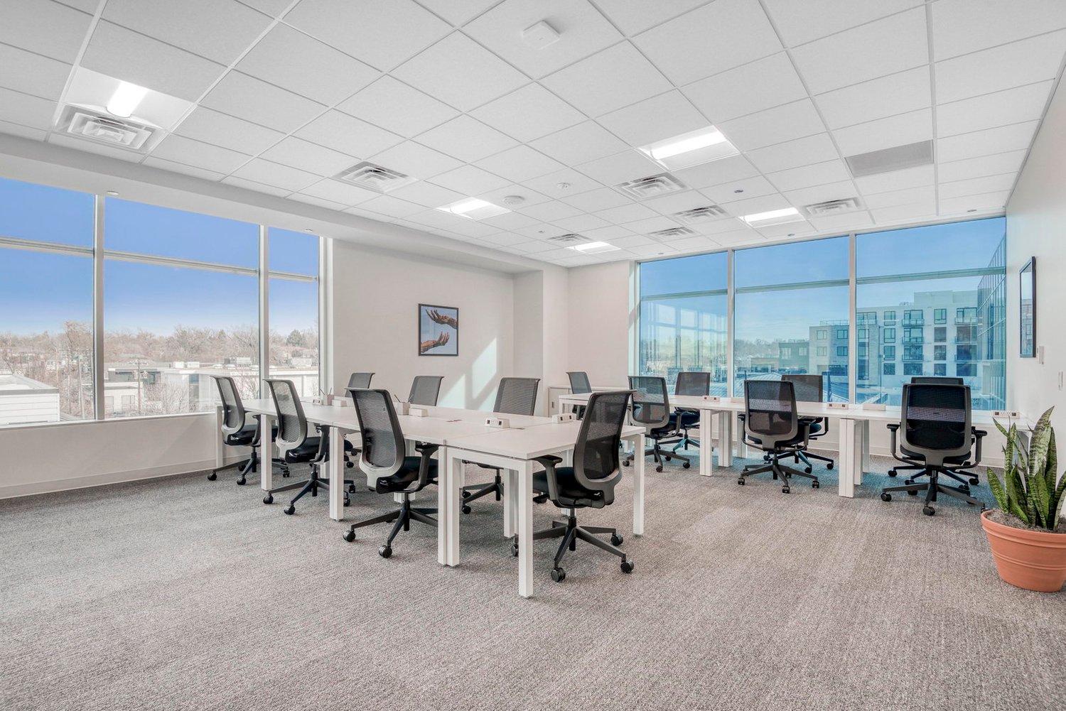 300m² office