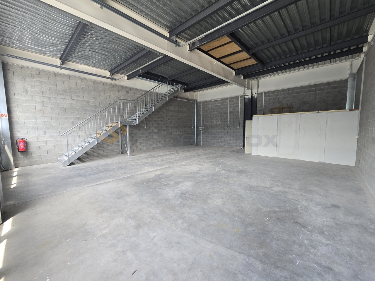 230m² commercial, photo 2 of 6