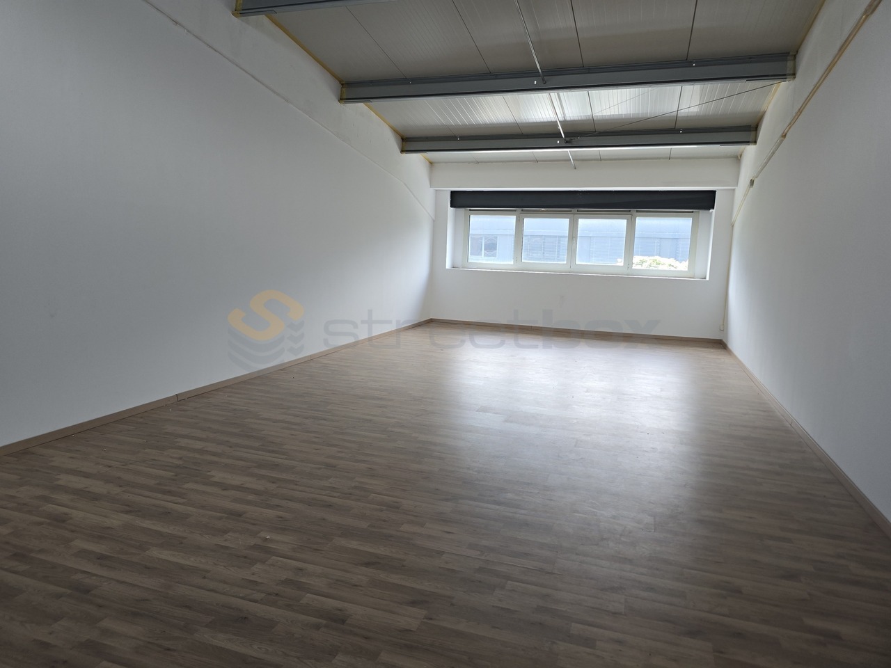 230m² commercial, photo 5 of 6