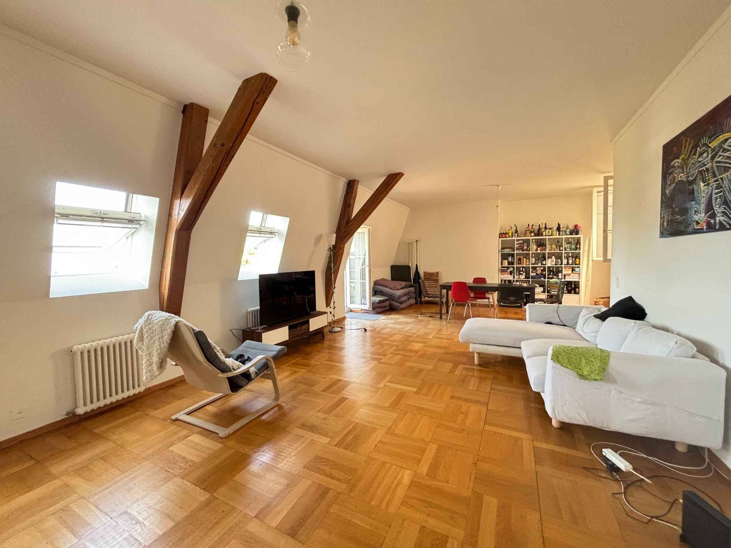 5 rooms apartment, photo 2 of 8