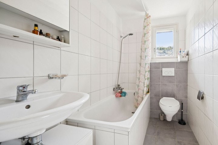 Multi family house, photo 4 of 8