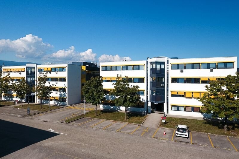 22m² office