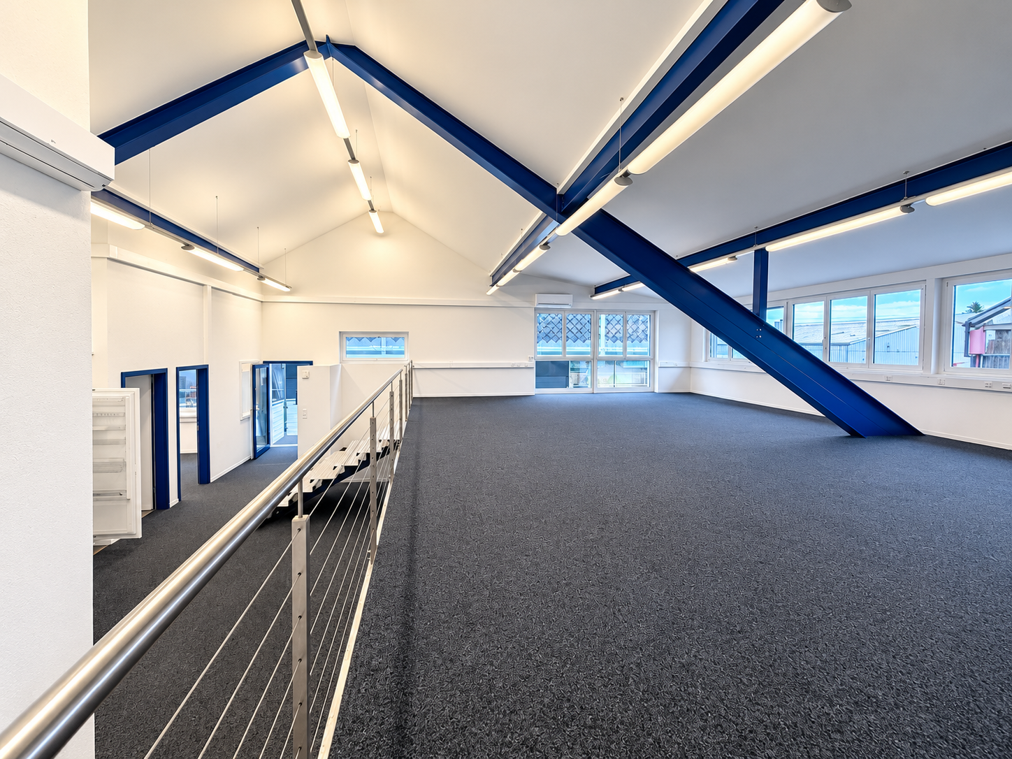 250m² commercial
