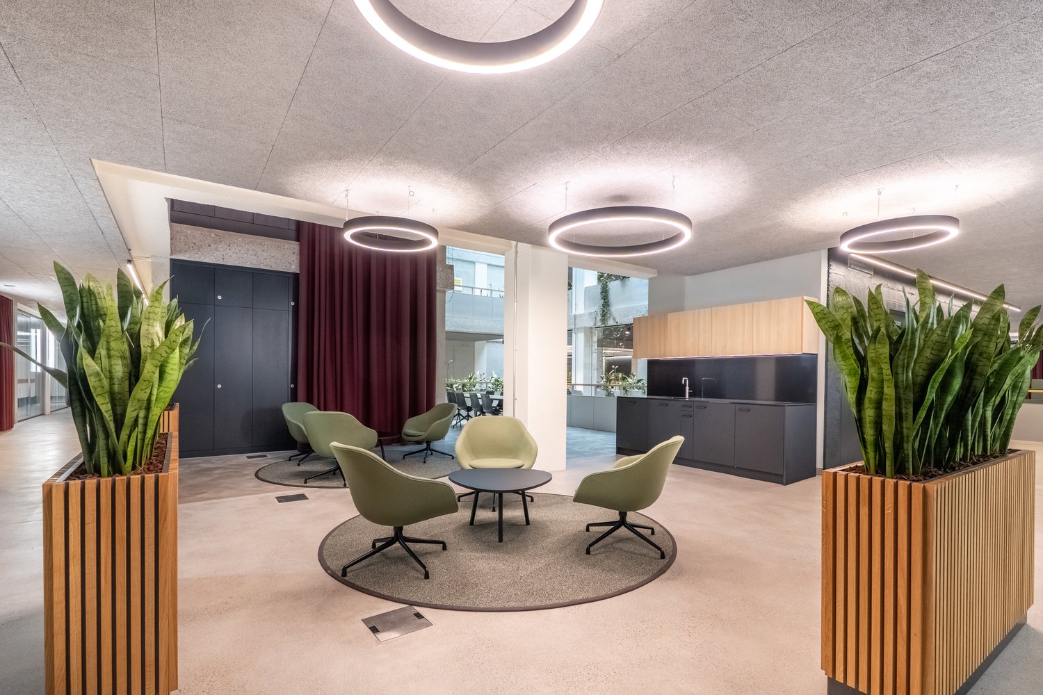2000m² office, photo 4 of 10