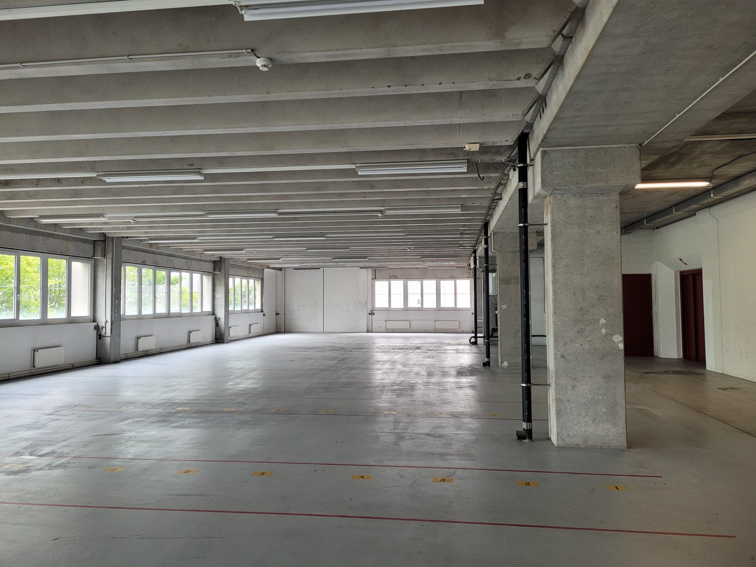 104m² industrial object, photo 5 of 8