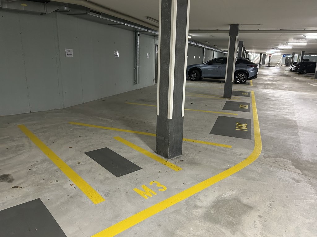 Covered bike parking, photo 4 of 6