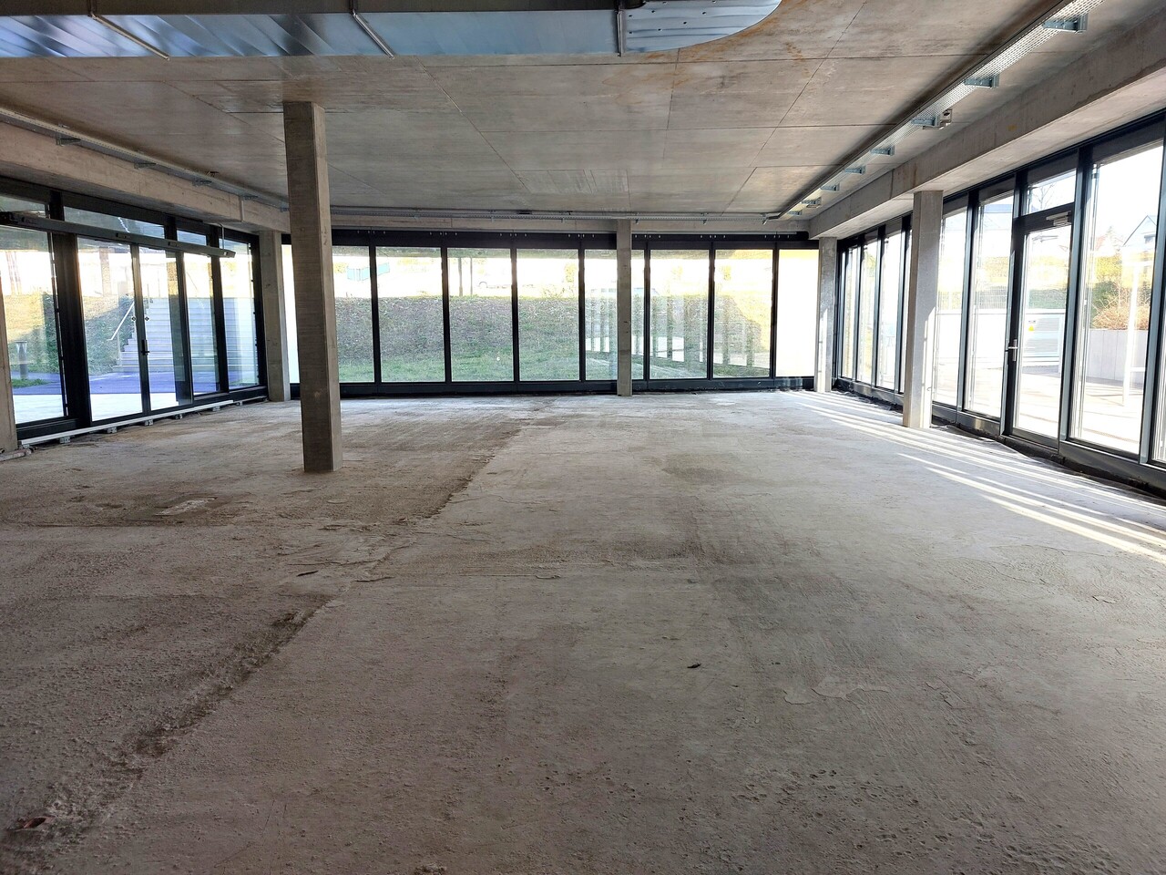 210m² commercial, photo 1 of 6