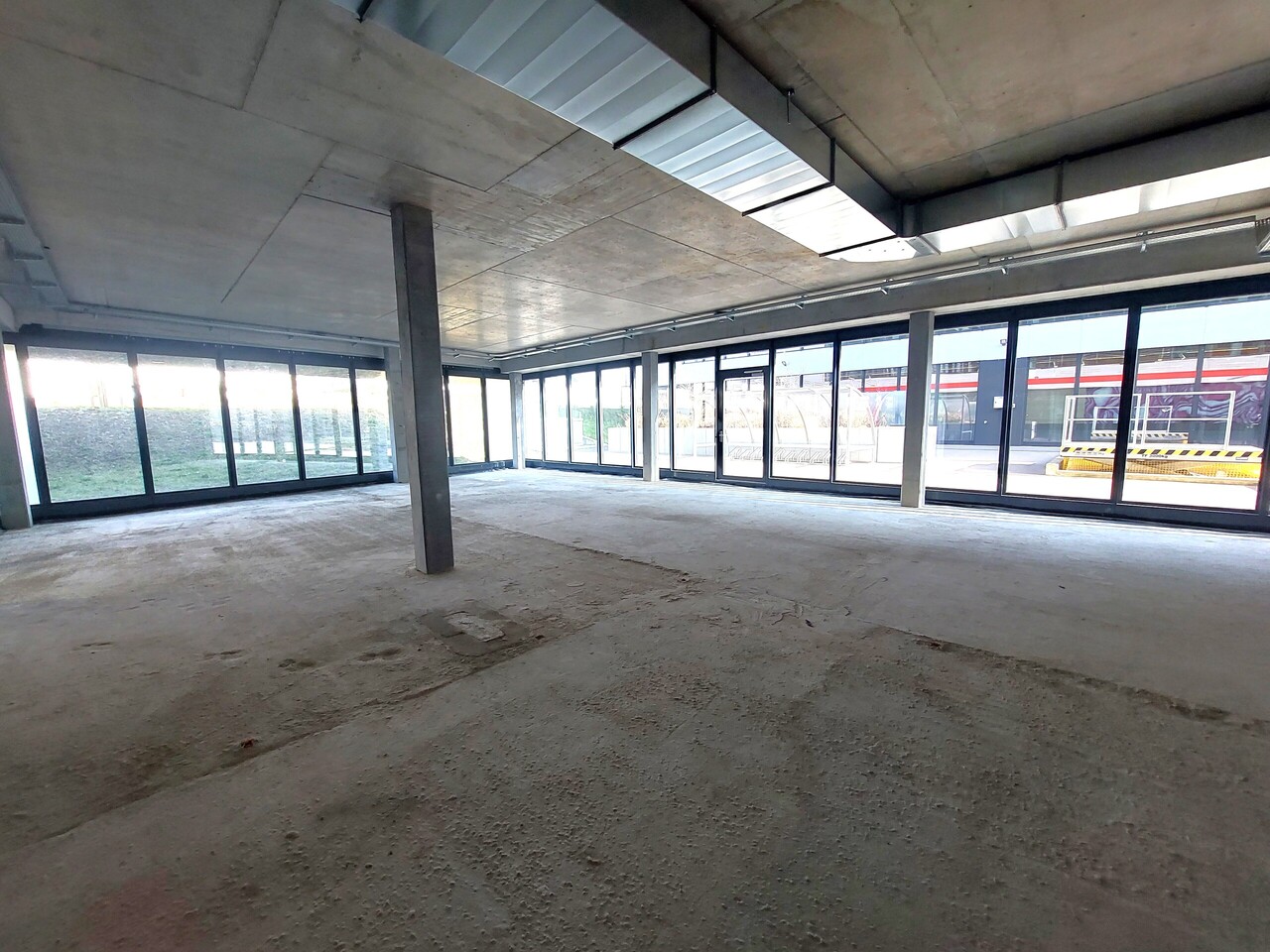 210m² commercial, photo 3 of 6