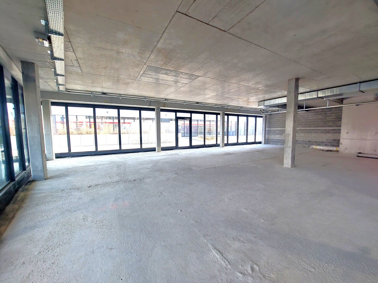 210m² commercial, photo 4 of 6