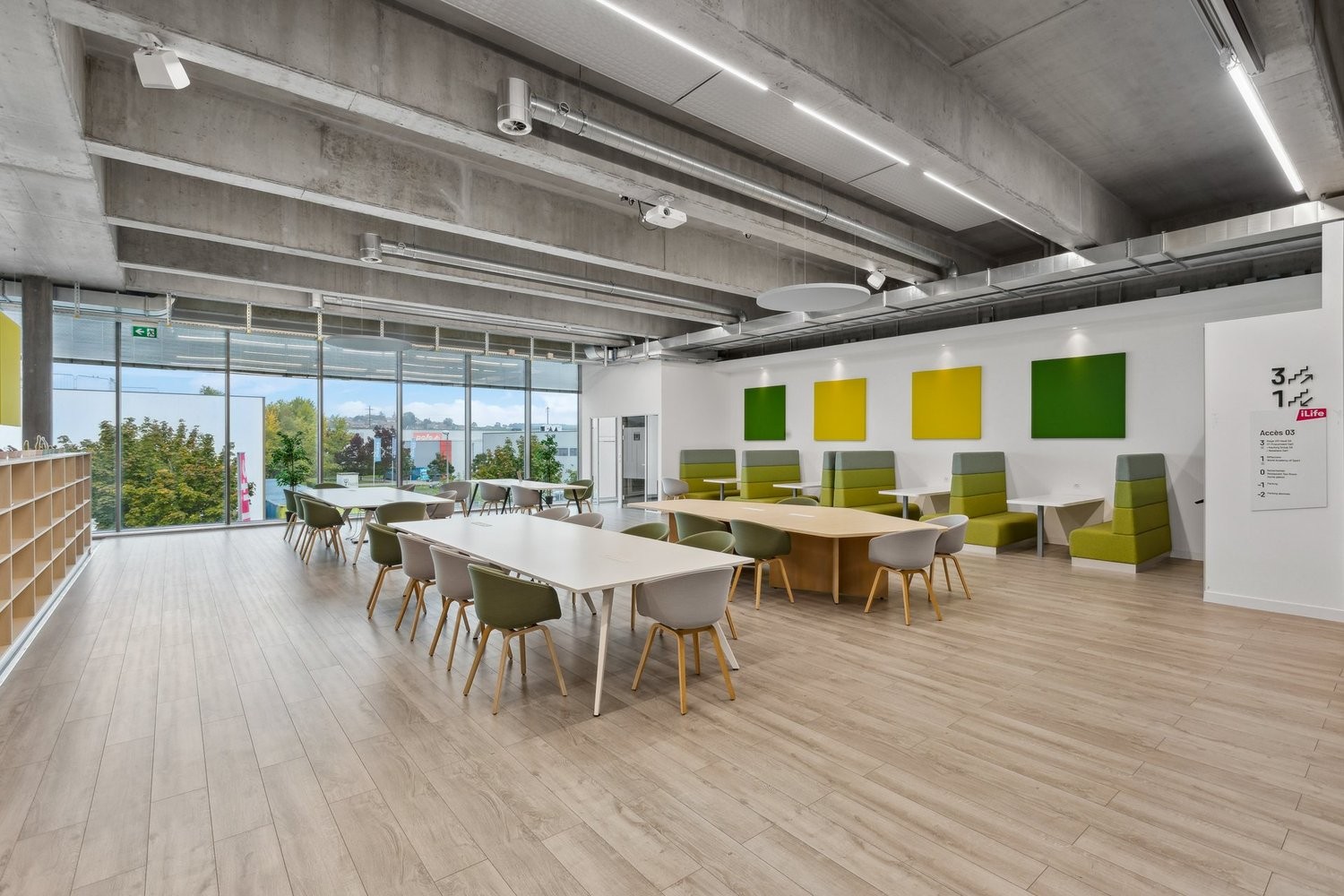 726m² living / commercial building, photo 1 of 6