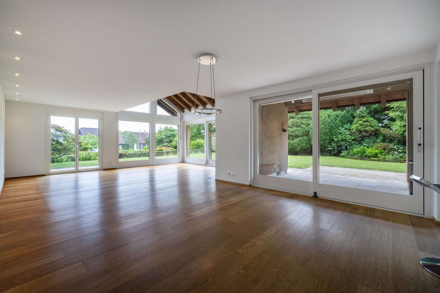 8 ½ rooms single house