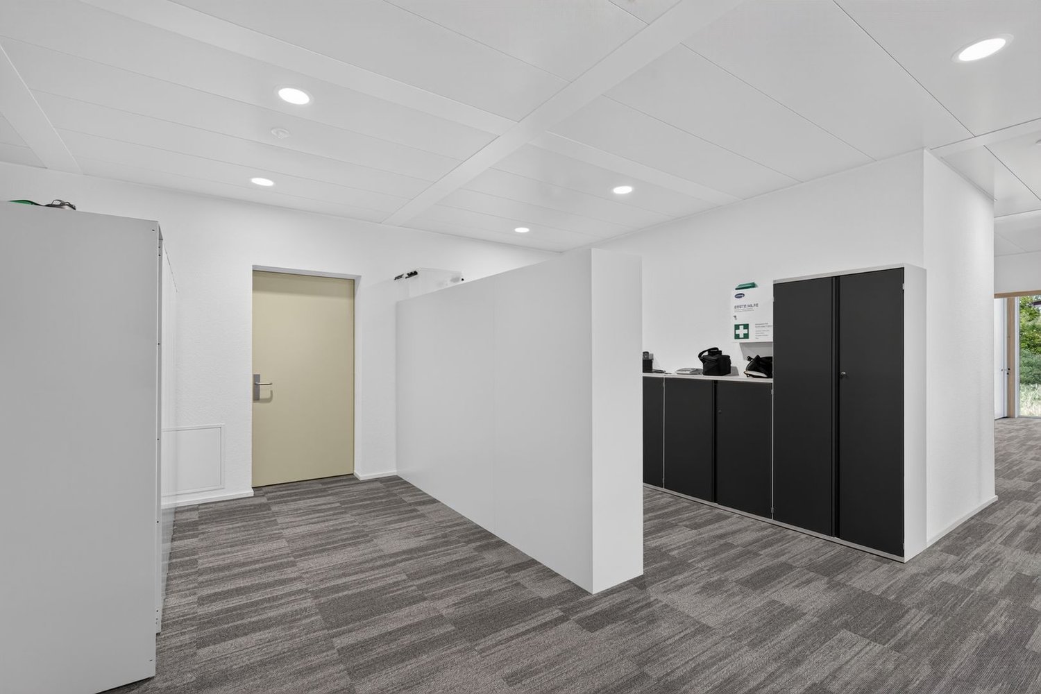 287m² commercial, photo 1 of 10