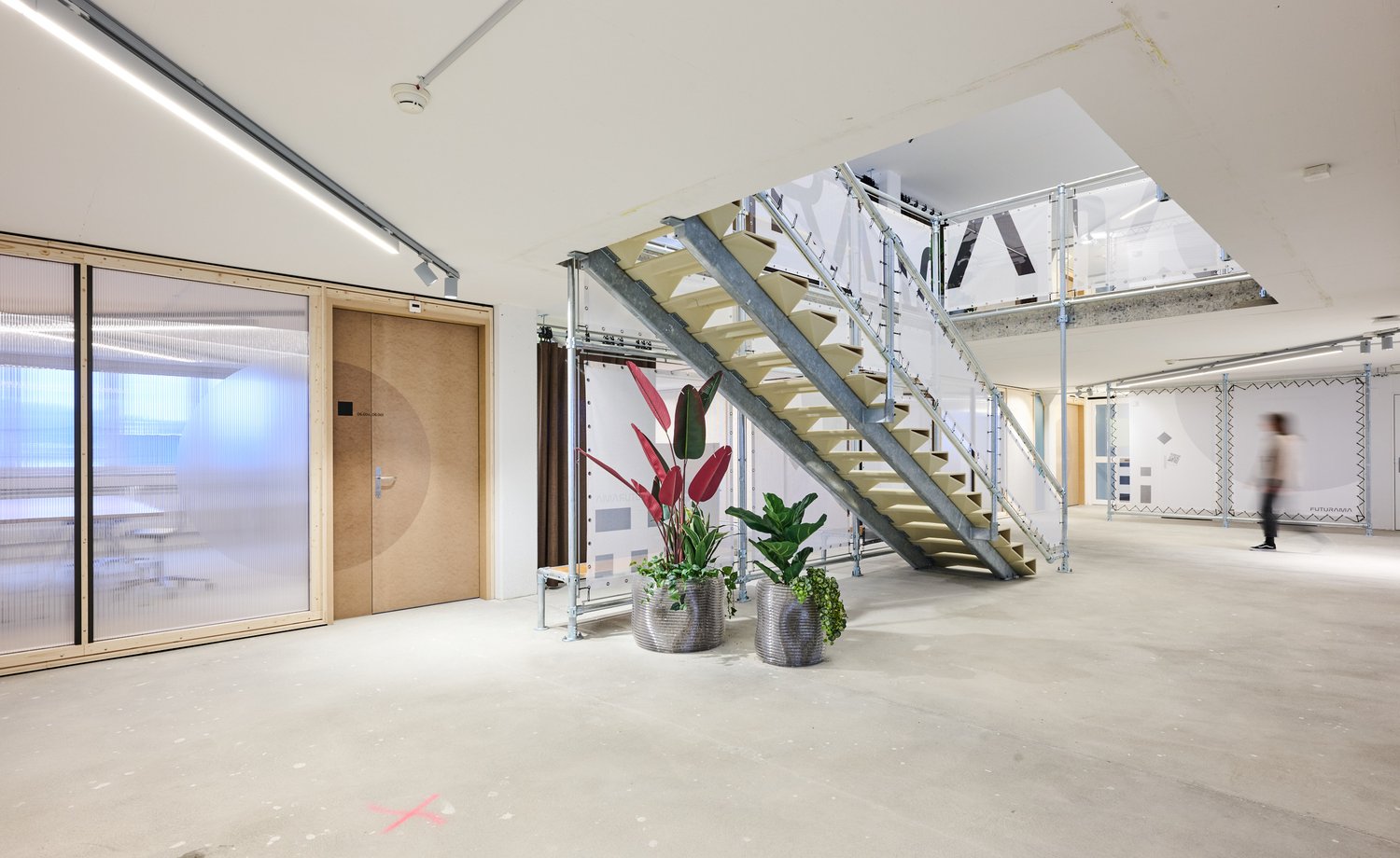 Office, photo 2 of 10