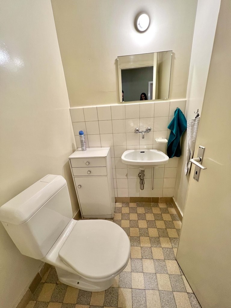 90m² office