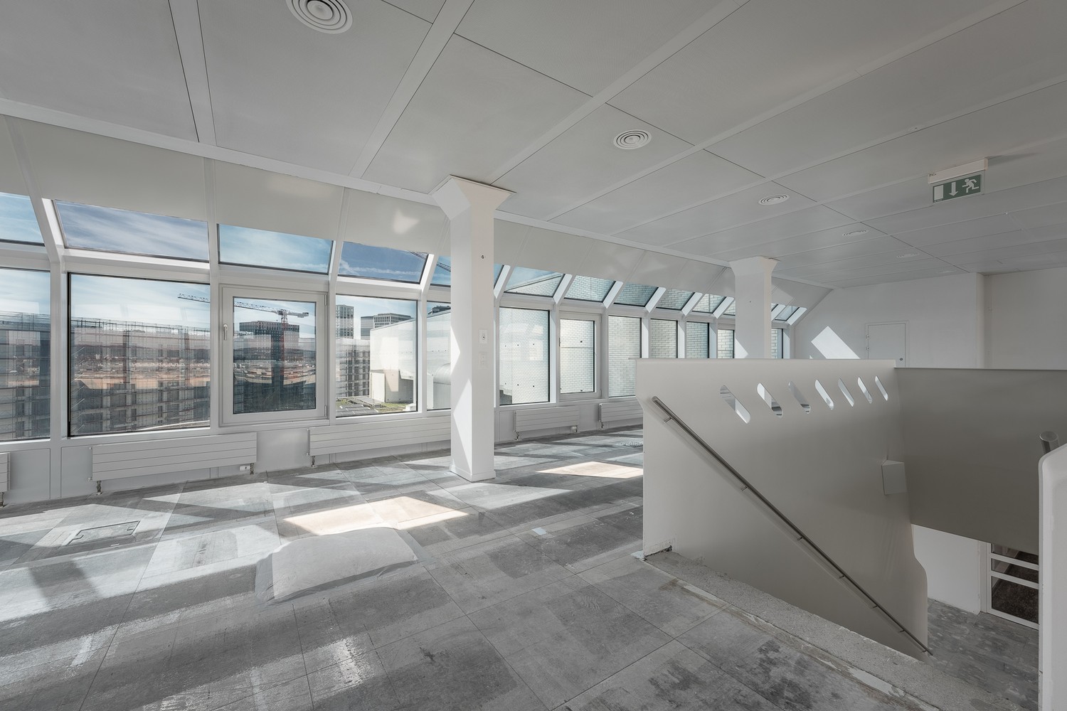 1574m² office, photo 2 of 10