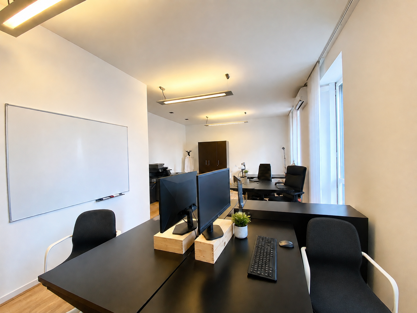 Office, photo 4 of 8