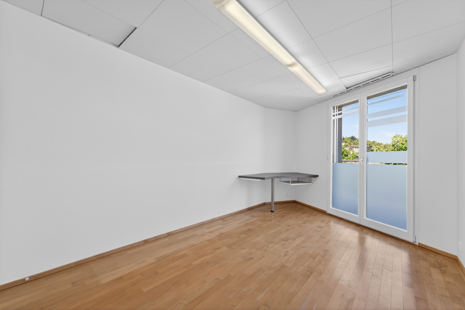 Office, photo 6 of 10