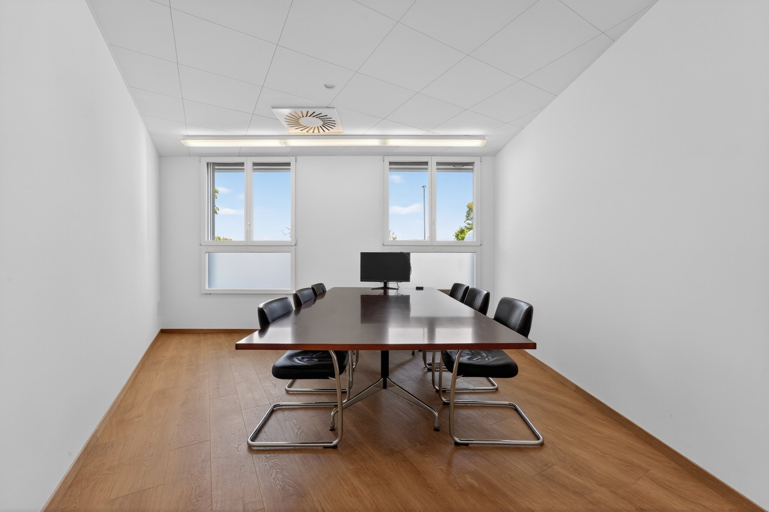 Office, photo 7 of 10