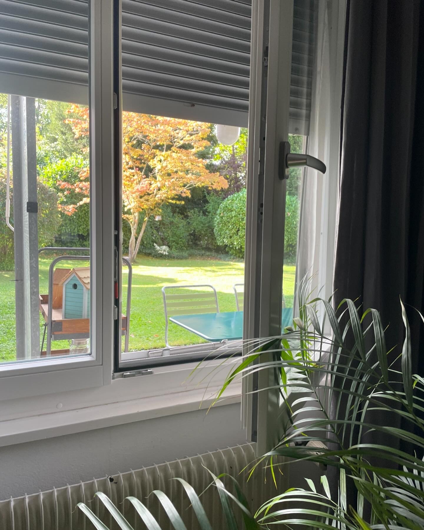 Chambre dans une colocation

Dans notre appartement chaleureux à Flurlingen, une chambre lumineuse et calme se libère - idéale pour tous ceux qui aiment la nature et le calme, tout en voulant être rapidement en ville. Seulement 5 minutes à vélo jusqu'à Schaffhausen !

L'appartement offre une belle t, photo 4 sur 8