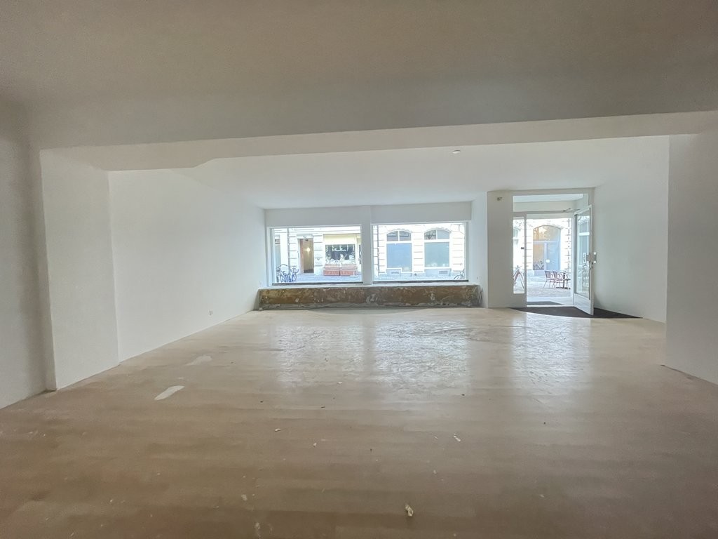 80m² shop, photo 4 of 5