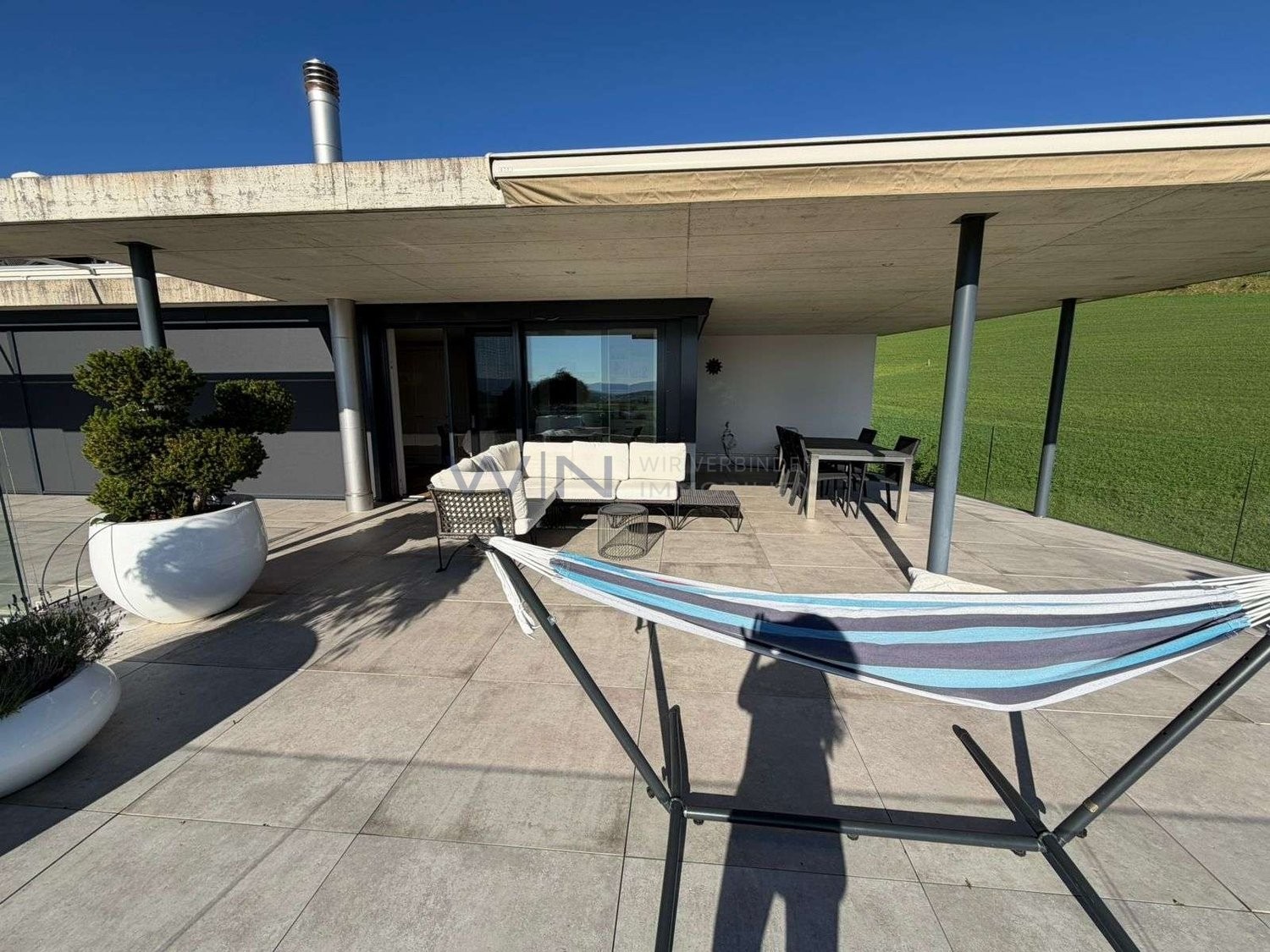 3 rooms terrace flat