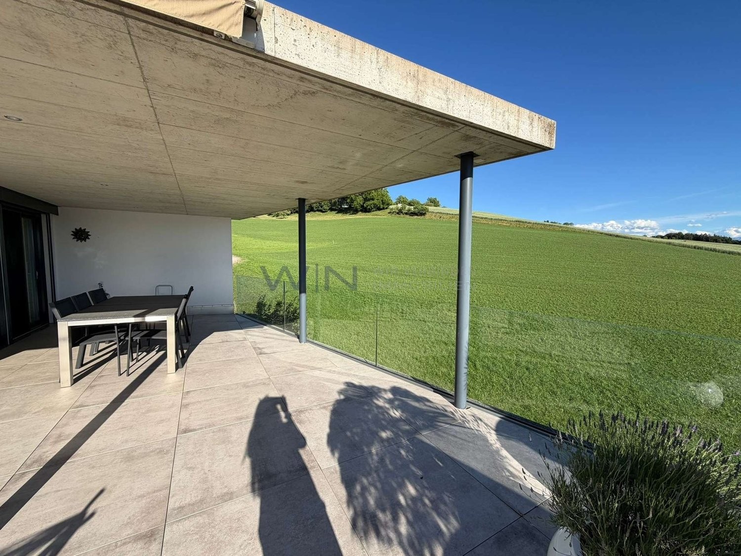 3 rooms terrace flat