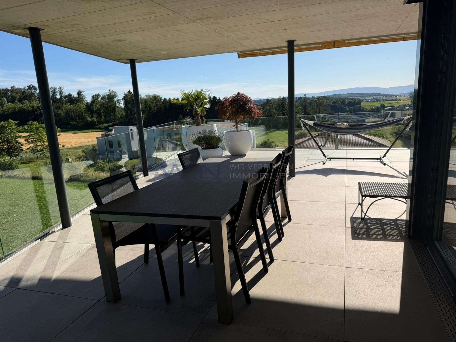 3 rooms terrace flat