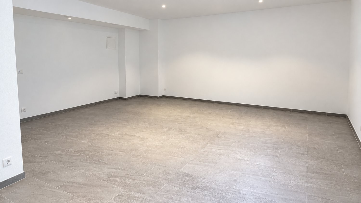 1 room studio, photo 4 of 5