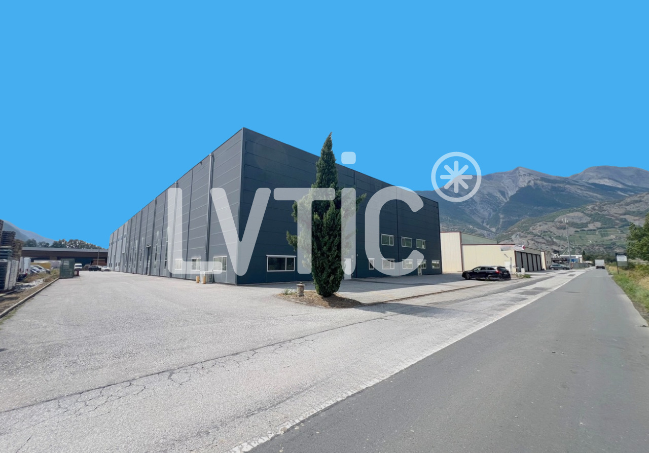 950m² industrial object, photo 7 of 9