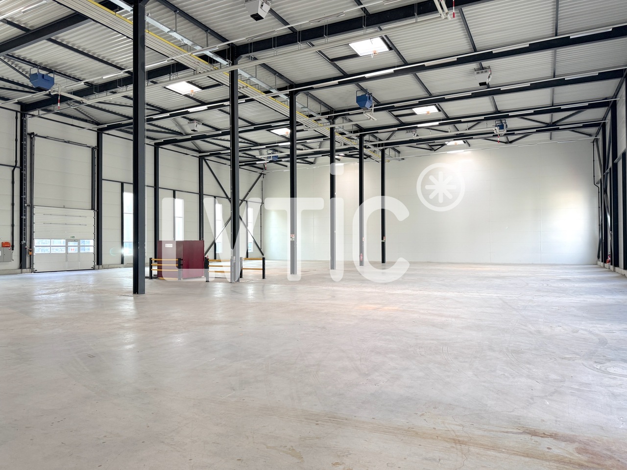 950m² industrial object, photo 6 of 9