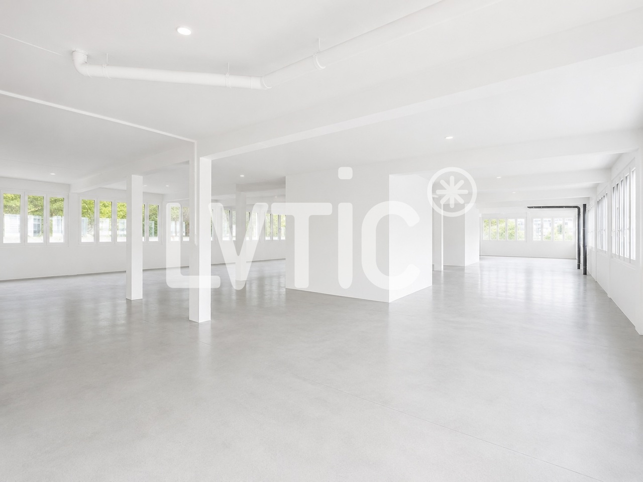 3047m² workshop, photo 7 of 10