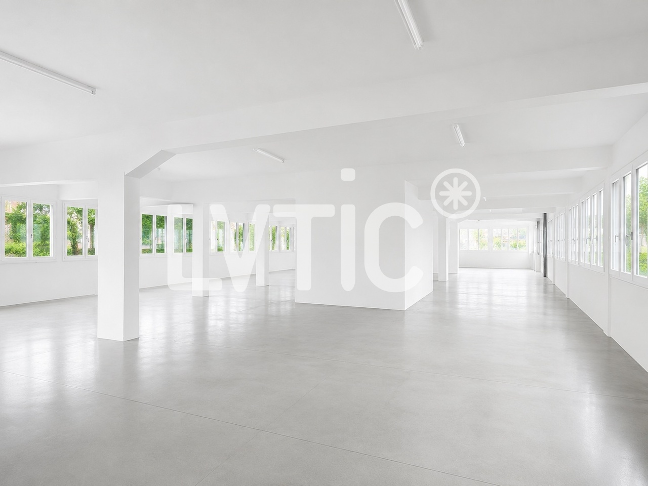 3047m² workshop, photo 3 of 10