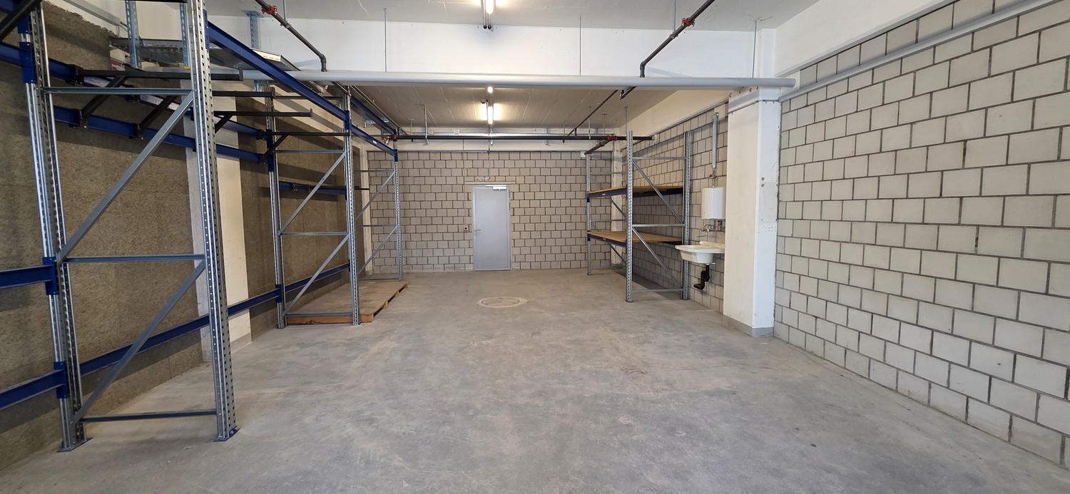 75m² commerciale