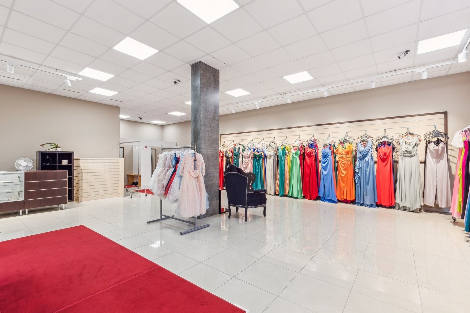 147m² shop, photo 5 of 8