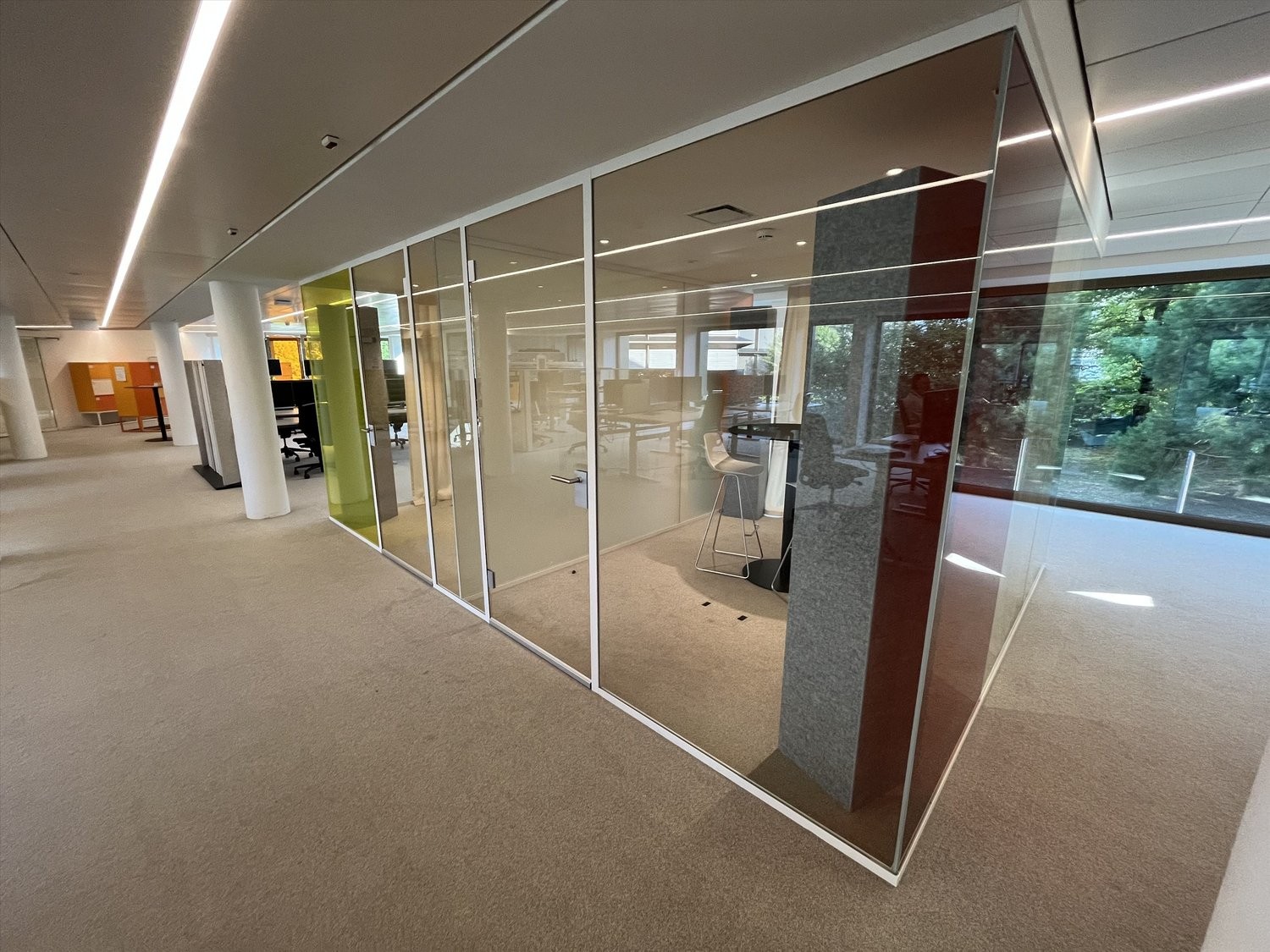 788m² office