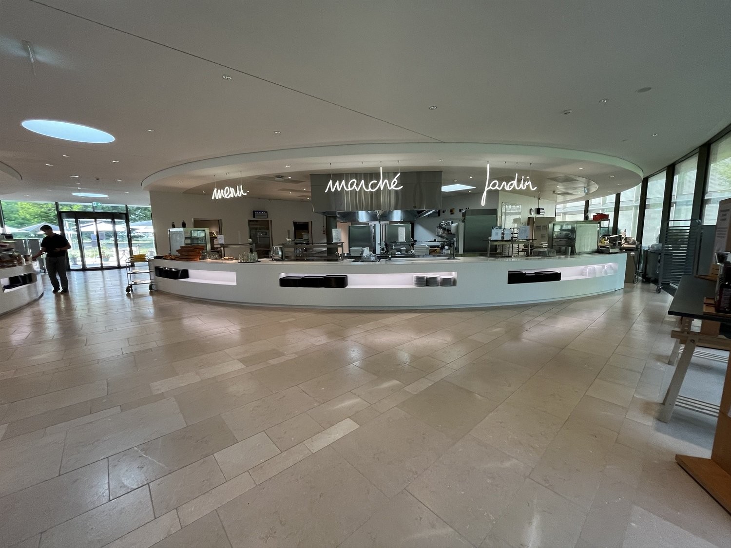 788m² office