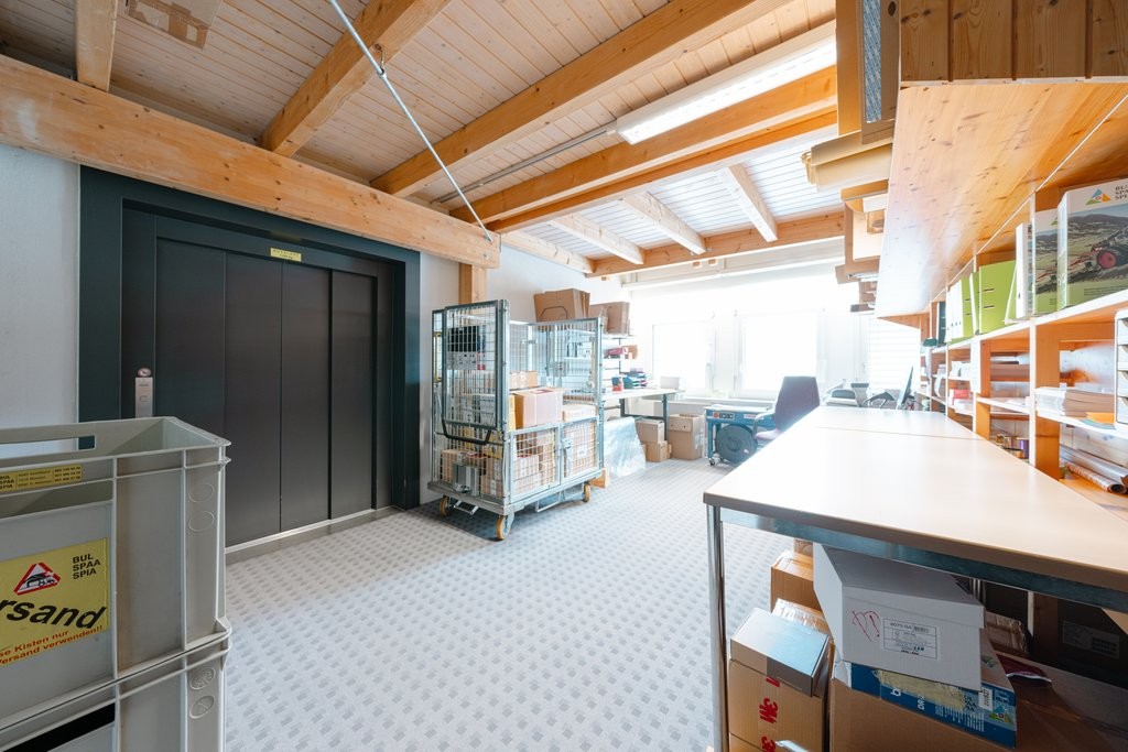 551m² commerciale