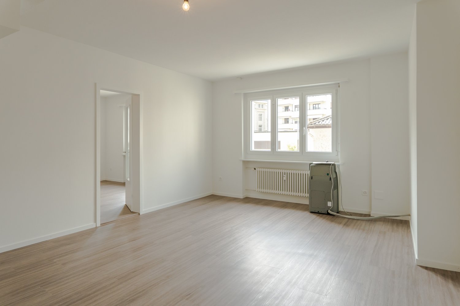 330m² industrial object, photo 9 of 10