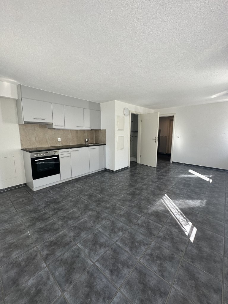 2 rooms apartment, photo 2 of 3